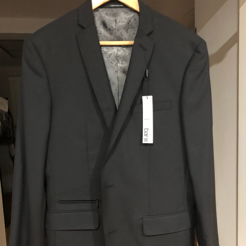 BAR iii suit 40R slim fit